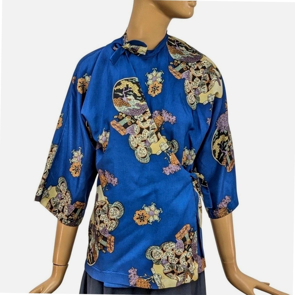 Vintage Manouche 70s Japanese Geisha Print Blue Mock Neck Blouse Kimono Sleeve